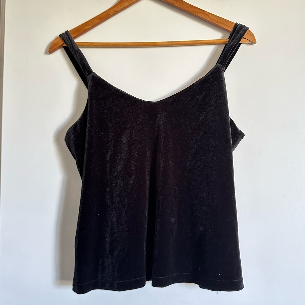NWT Old Navy Black Velvet Classic Neutral Tank Top Size Medium - Picture 4 of 9